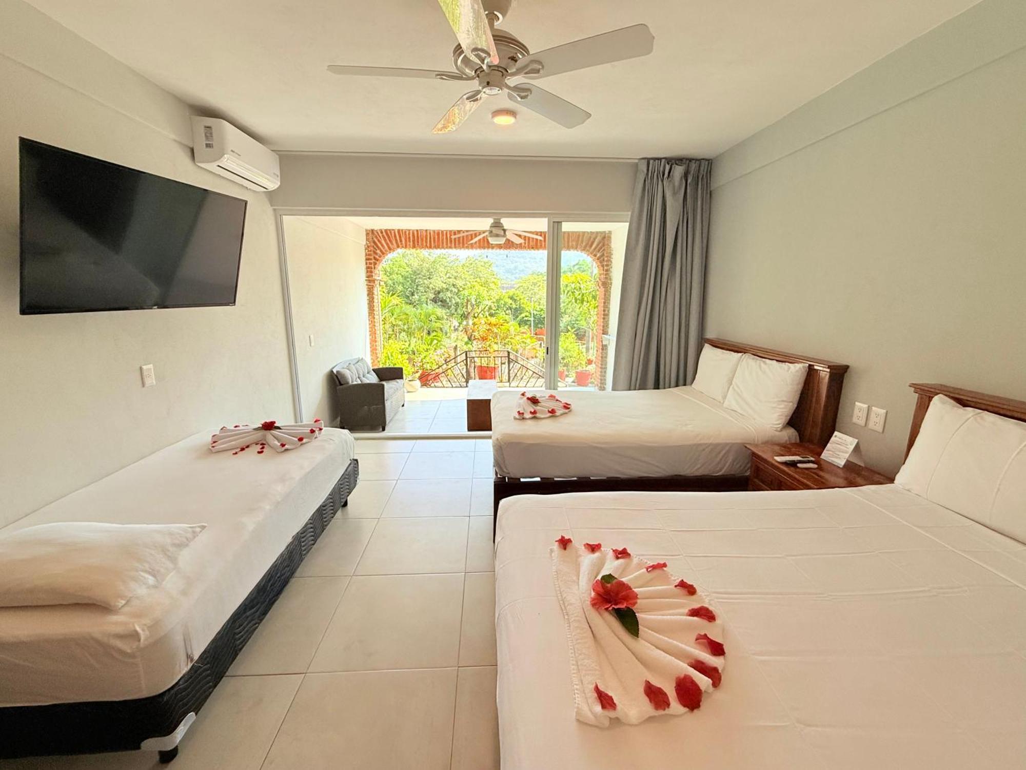 Hotel Villas Ema Zihuatanejo Ngoại thất bức ảnh